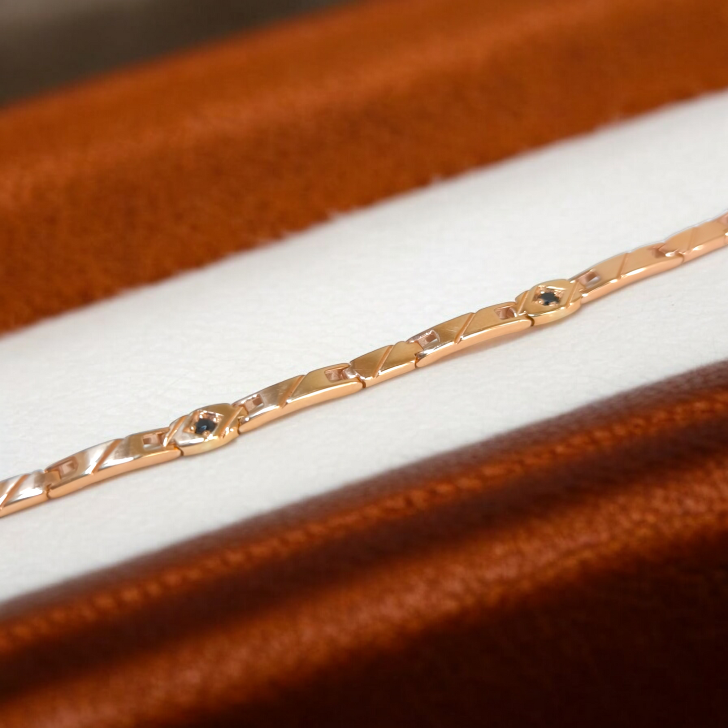 Bracciale Bracciale in oro rosa maglia geometrica zirconi neri - Gioielli Pavan