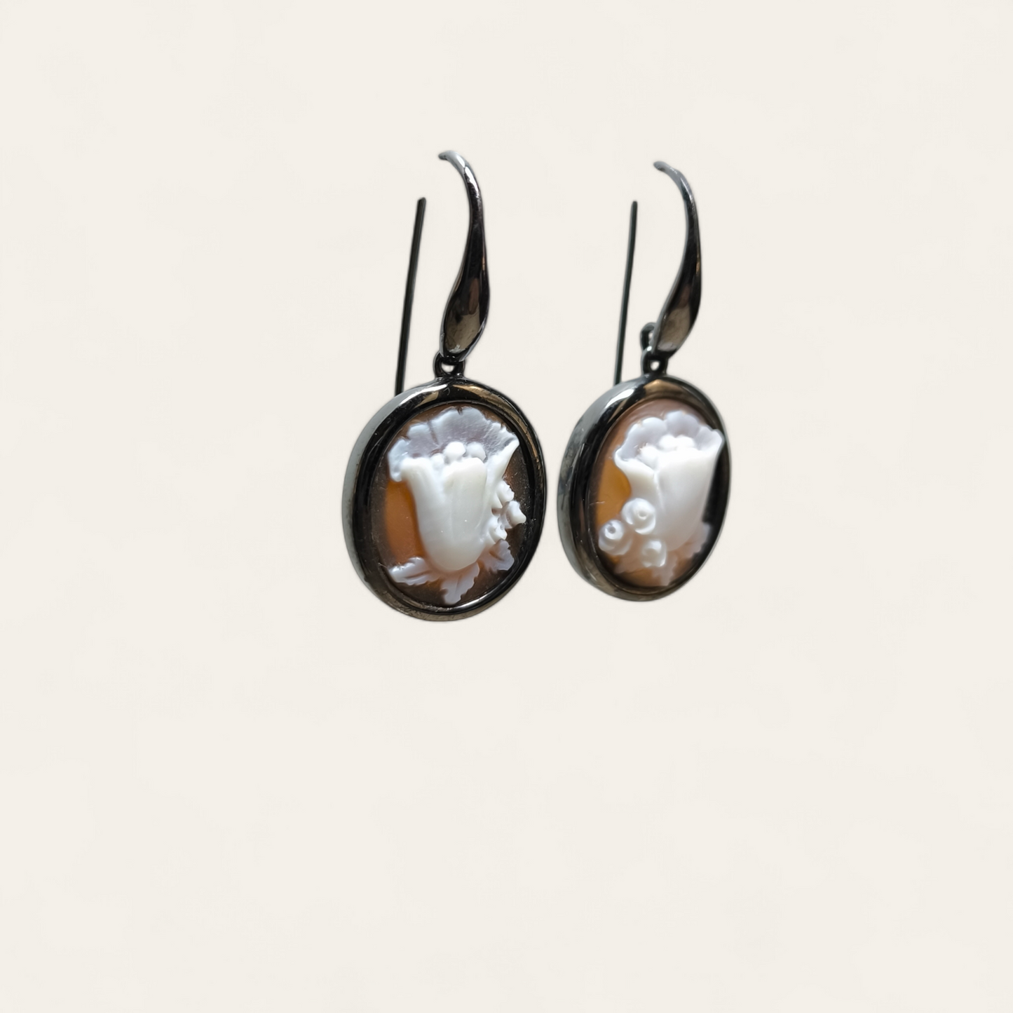 Orecchini Orecchini in argento brunito con cameo ovale - Gioielli Pavan