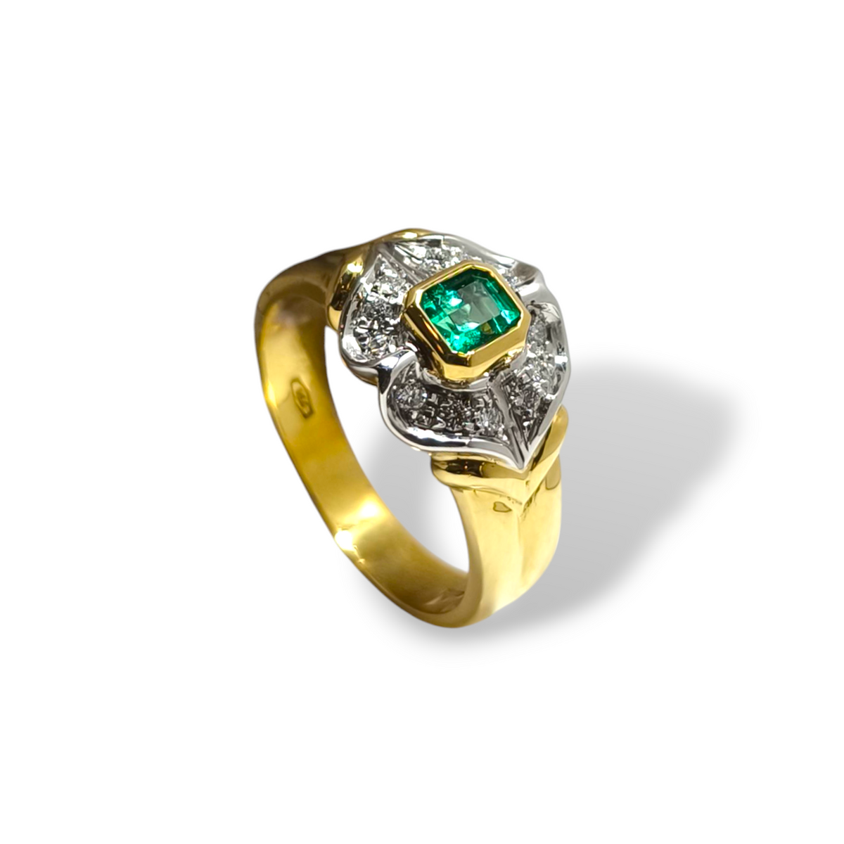 Anello in oro con smeraldo e diamanti - Gioielli Pavan