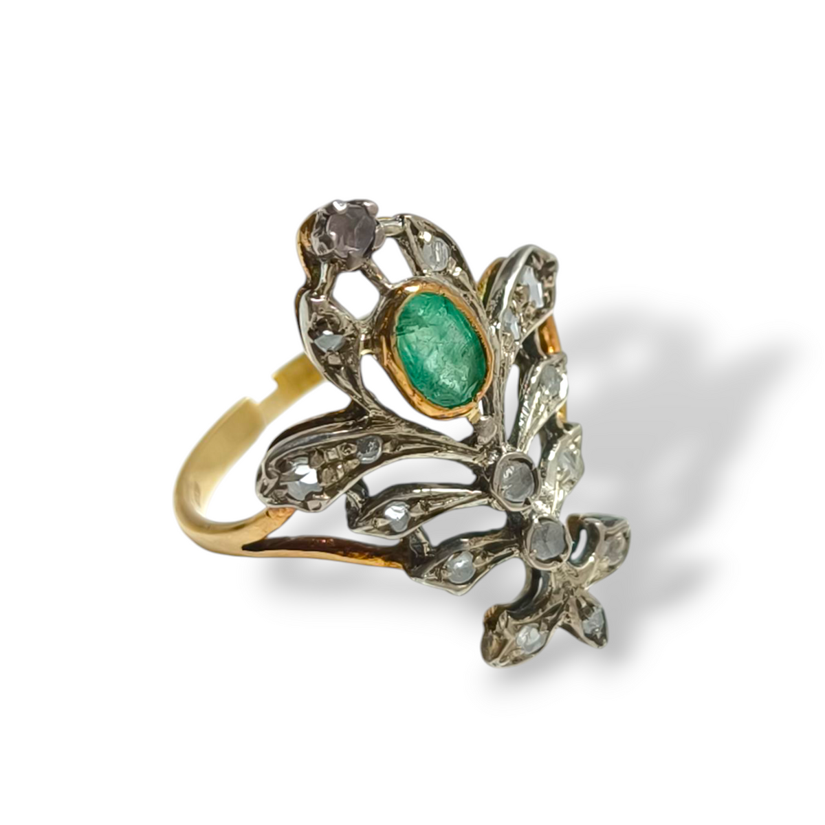 Anello in oro stile liberty con smeraldo e diamanti - Gioielli Pavan