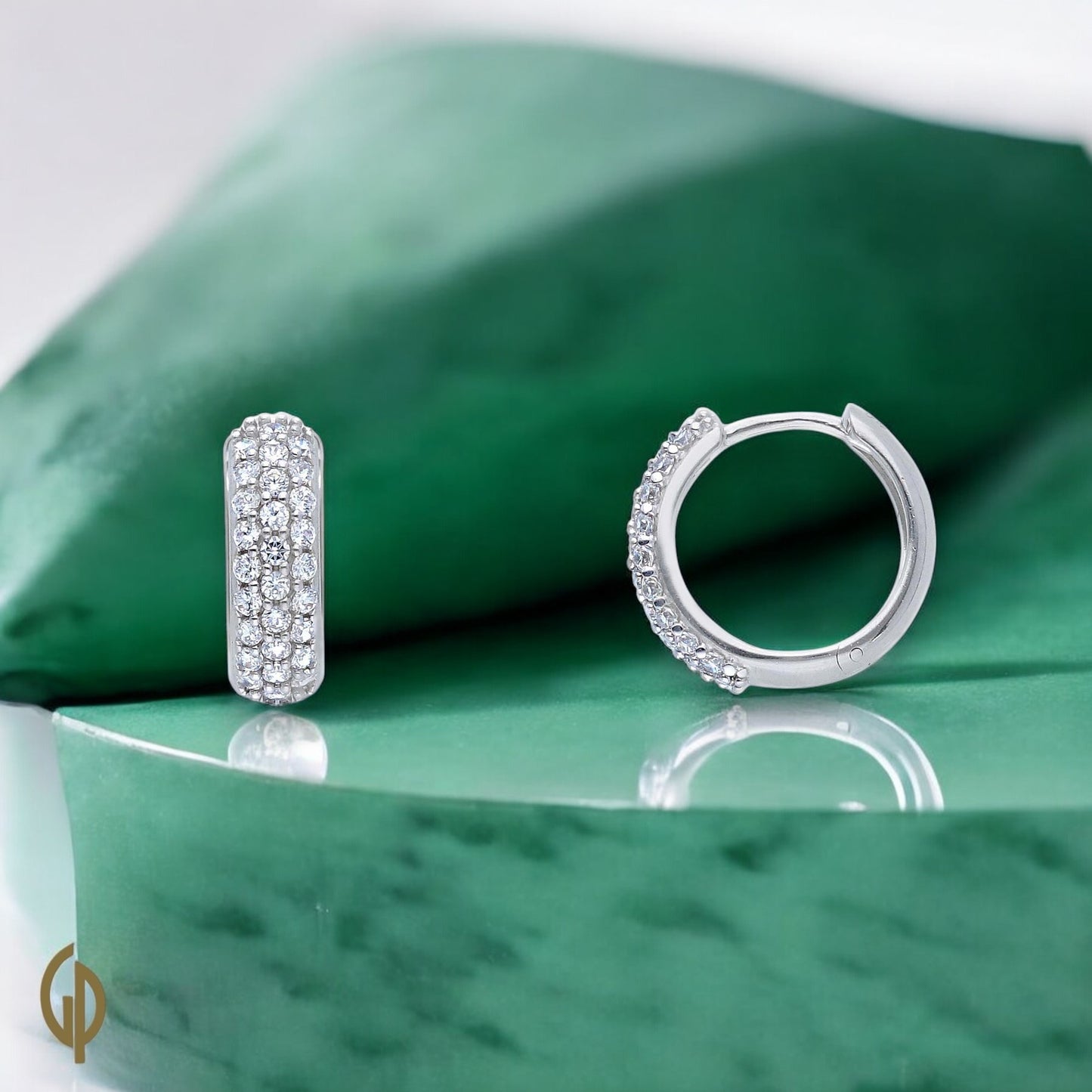 Orecchini Orecchini a Scattino in Oro Bianco 9kt con Zirconi Pavé - Gioielli Pavan