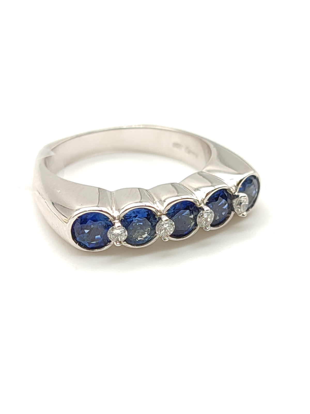 Anello in oro con zaffiri e diamanti - Gioielli Pavan