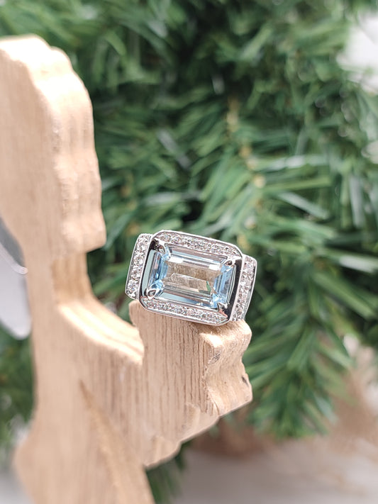 Anello Anello in oro con Acquamarina e Diamanti - Gioielli Pavan