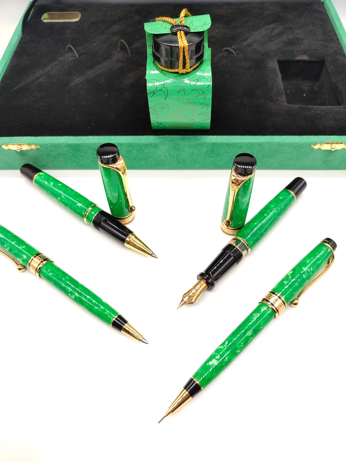 Cofanetto Penne Aurora Primavera Limited Edition - Oro 750 e Smalto Verde - Gioielli Pavan