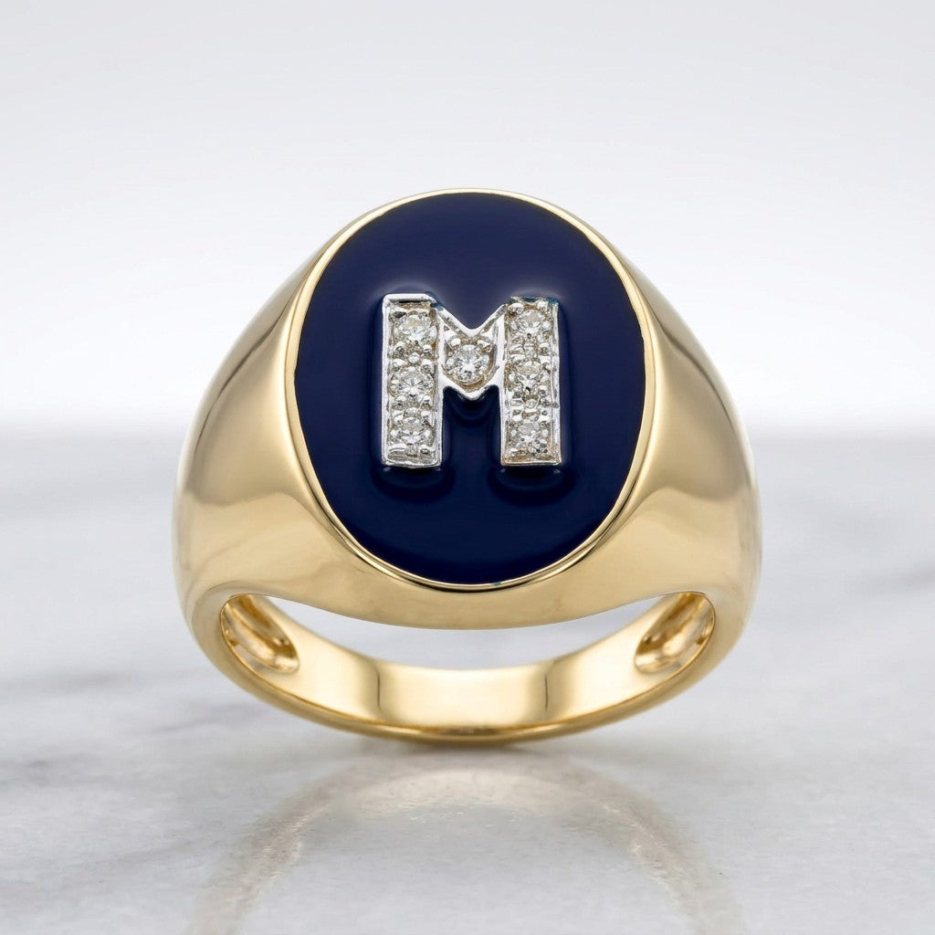 Anello Chevalier in Oro 18 kt con Lettera M, Diamanti e Smalto Blu