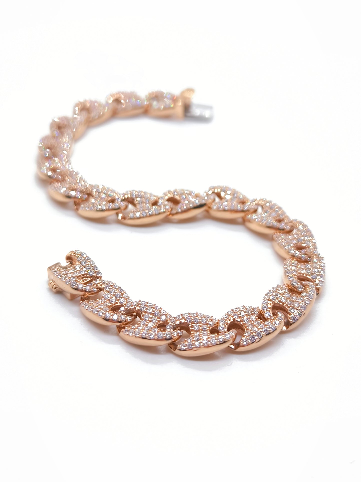 Solid gold bracelet with pavé diamonds