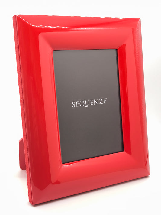 Photo frame in Alcantara and Sequenze Red lacquered wood 10x15cm