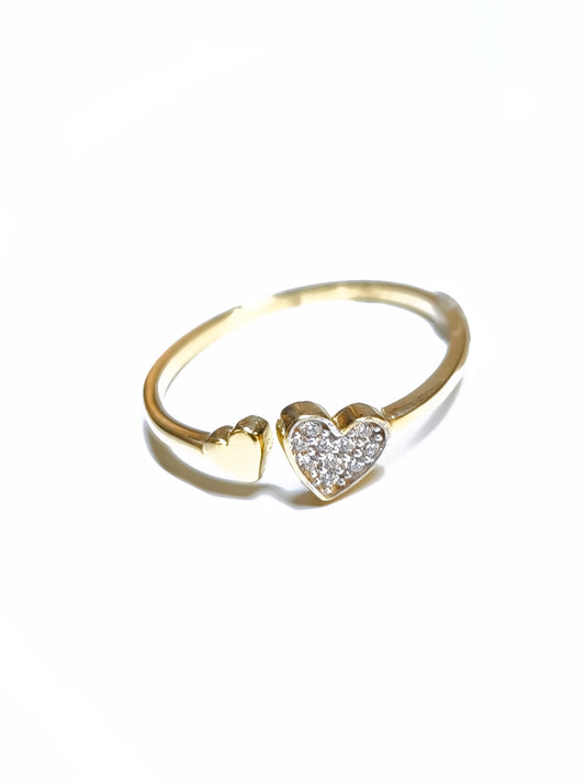 Yellow gold ring with zircon heart