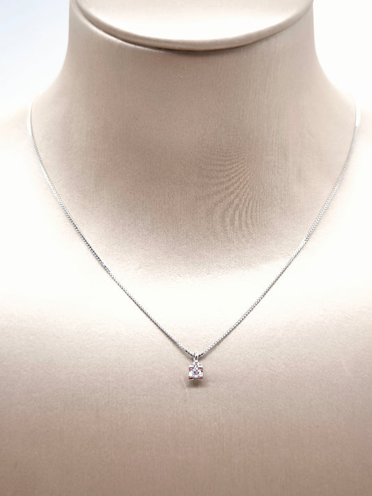 White gold necklace with light point and diamond