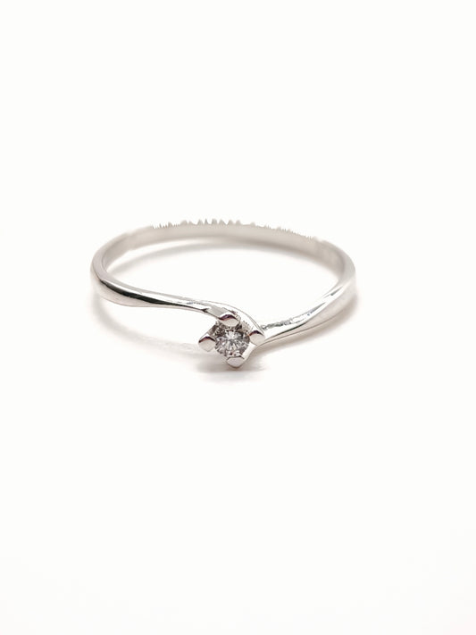 Valentin solitaire ring in gold with diamond