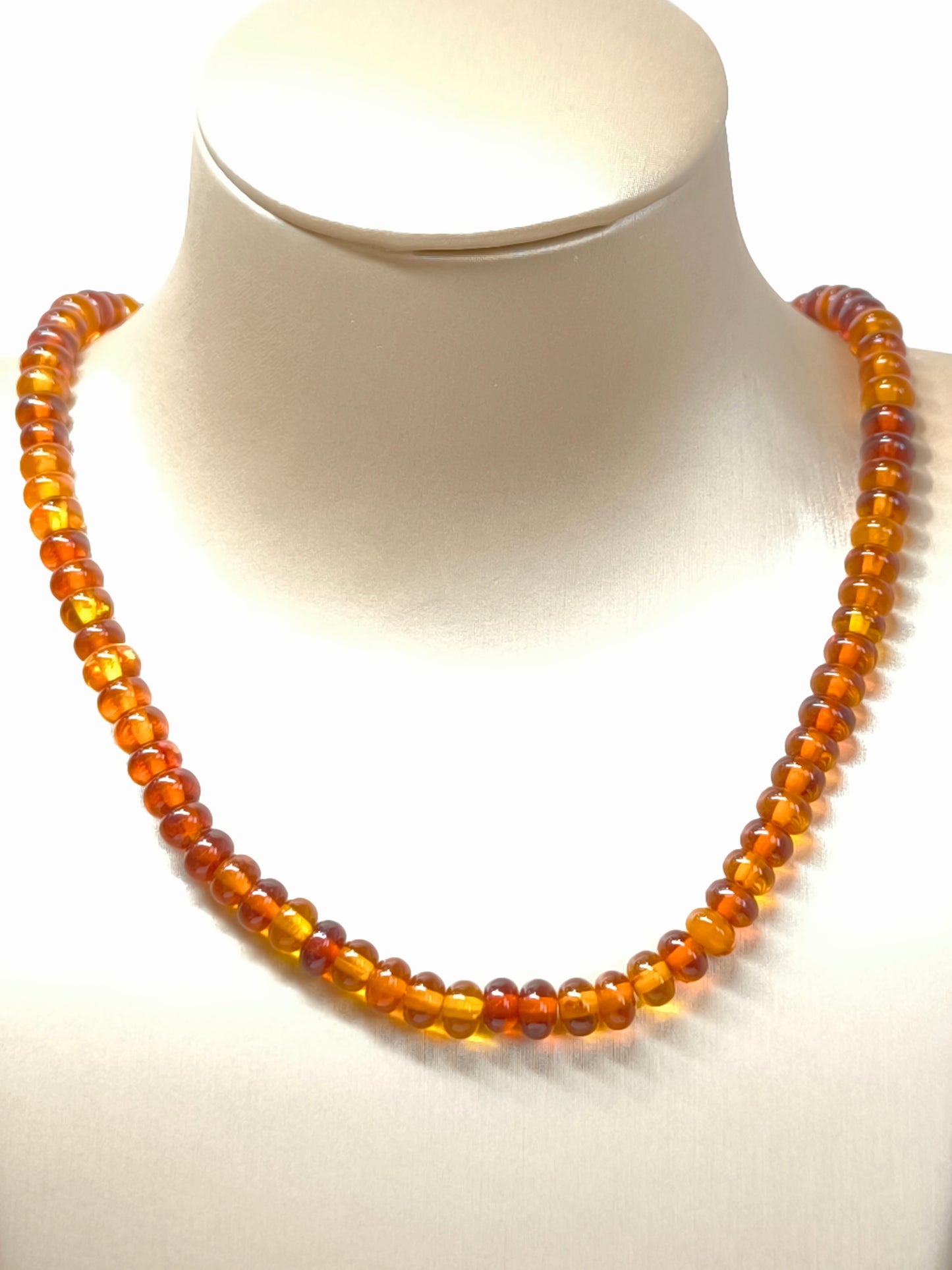 Elastic choker with Dominican Amber