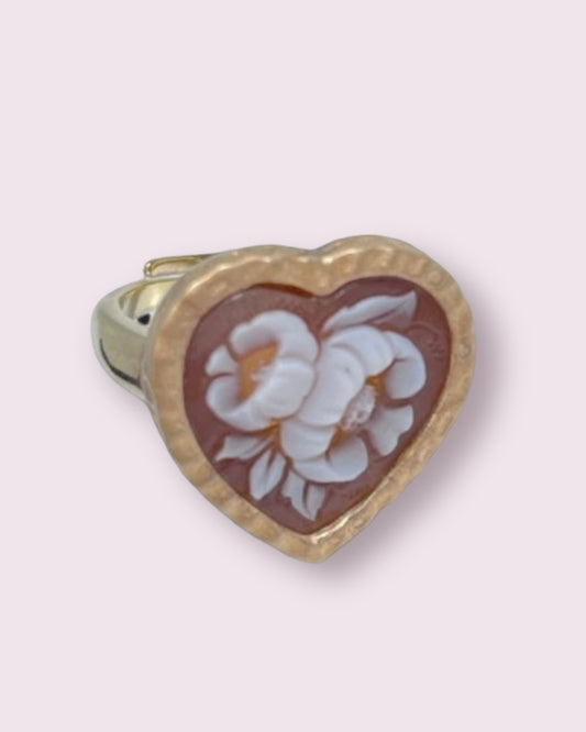 Silver heart ring with cameo