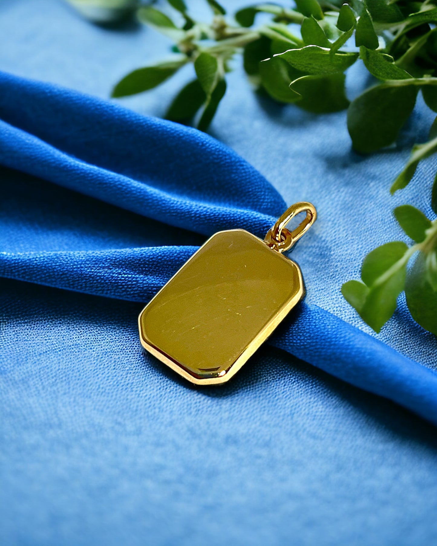 Rectangular yellow gold medal pendant