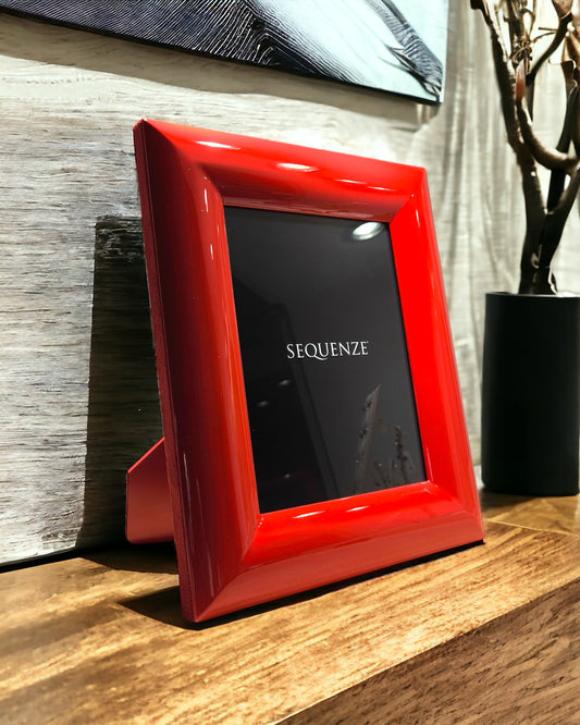 Photo frame in Alcantara and Sequenze Red lacquered wood 15x20cm