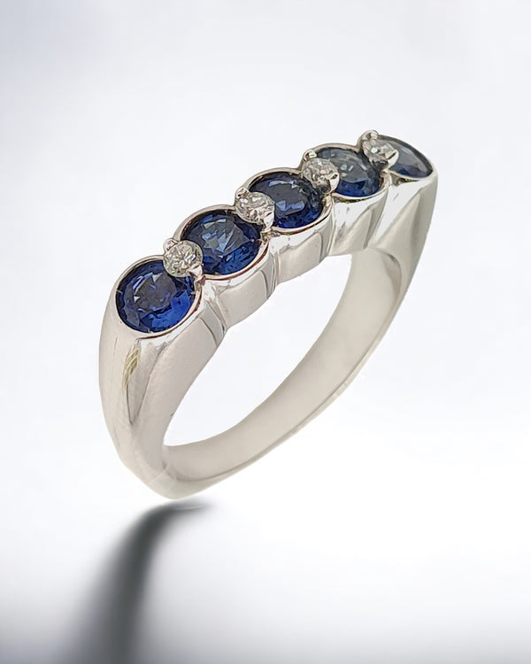 Anello Anello in oro con zaffiri e diamanti - Gioielli Pavan