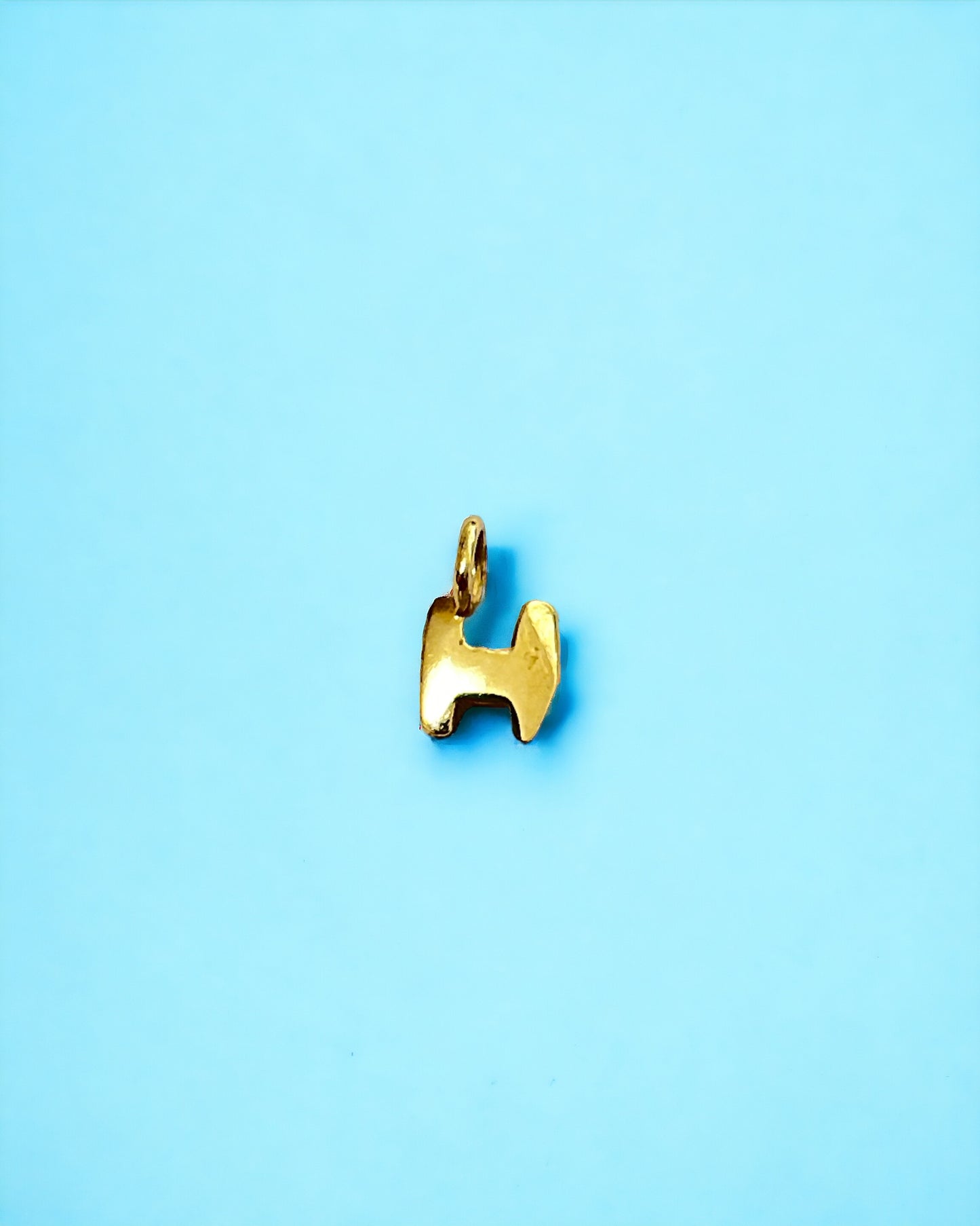 Mini yellow gold letter H pendant