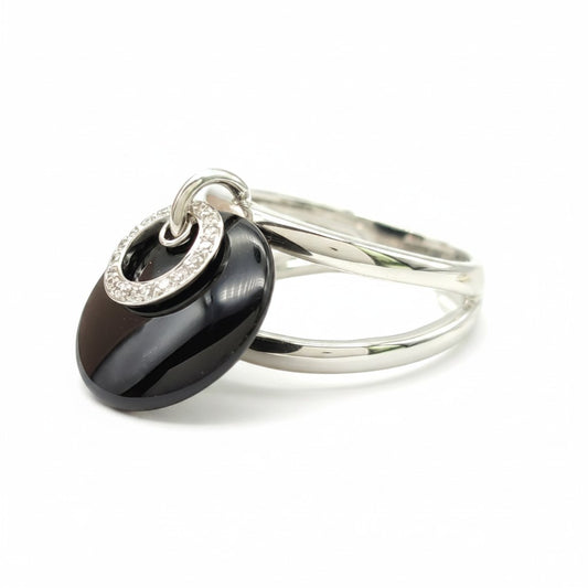 Gold ring with onyx and diamonds