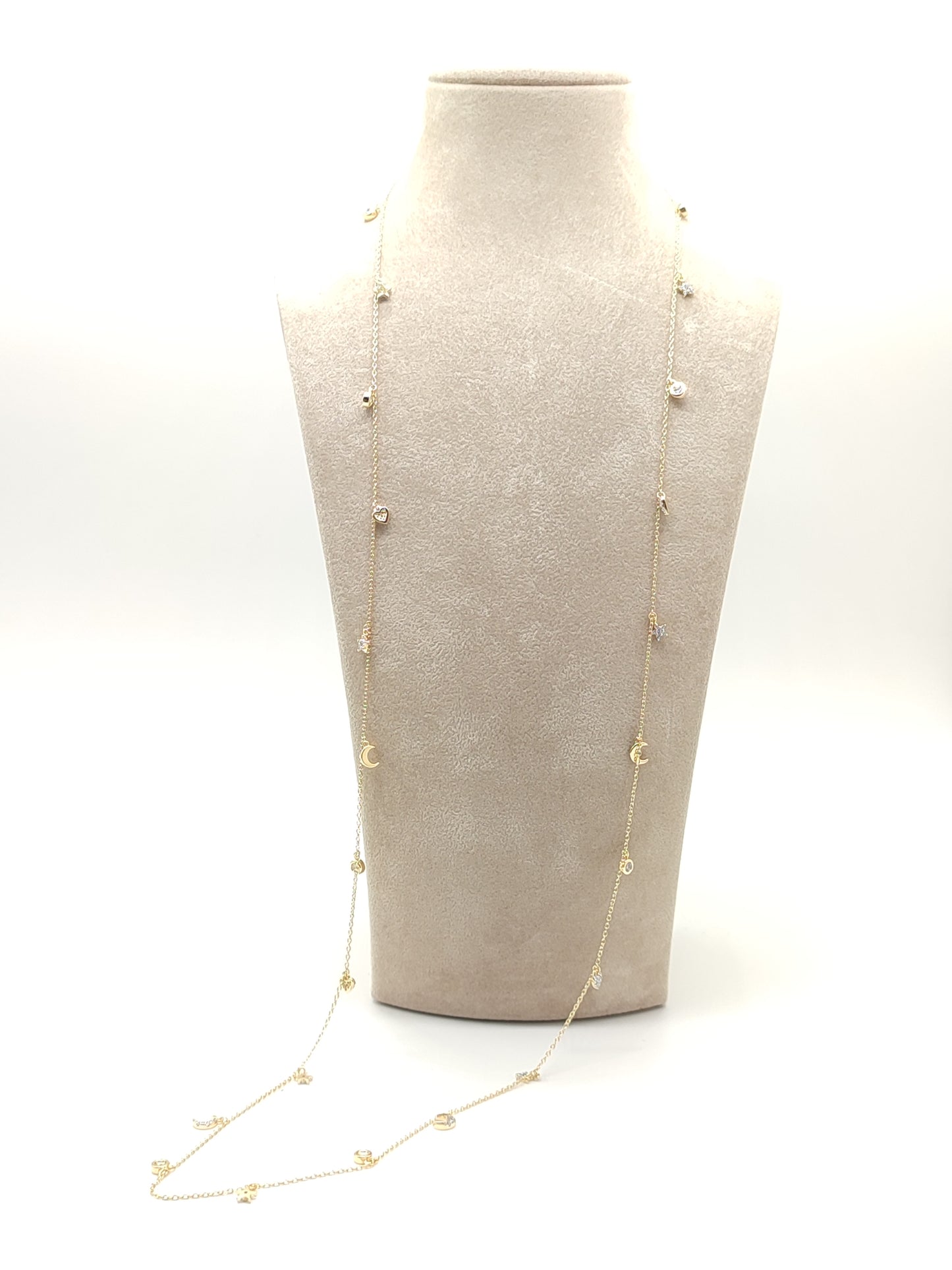 Collana lunga in argento dorato con pendenti