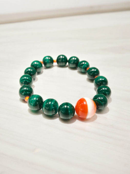 Bracciale elastico con corniola e malachite