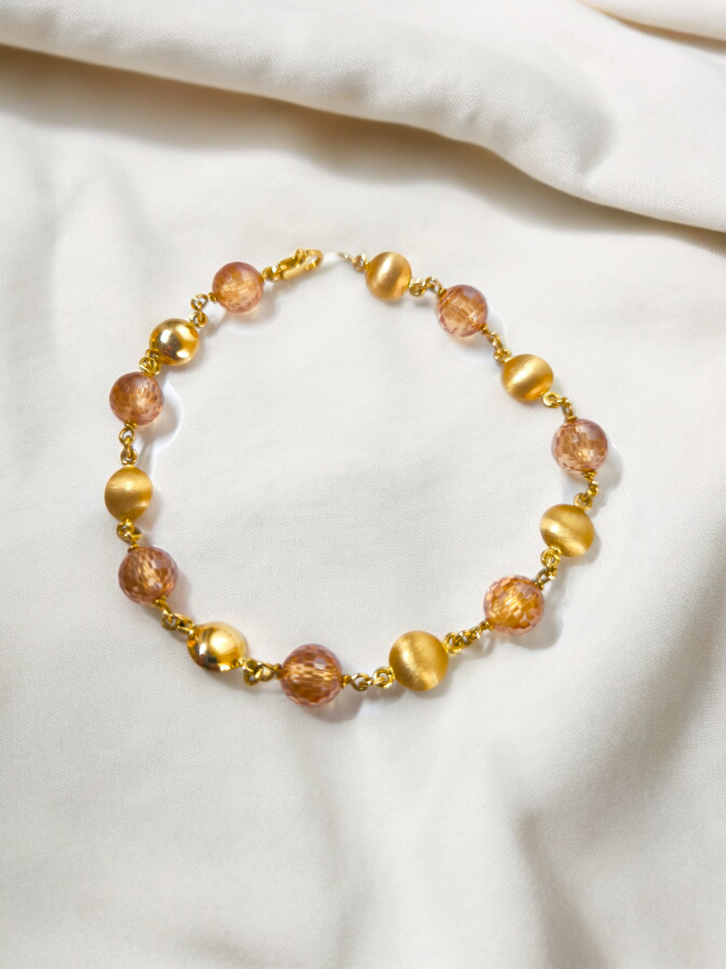 Gold bracelet with citrine quartz