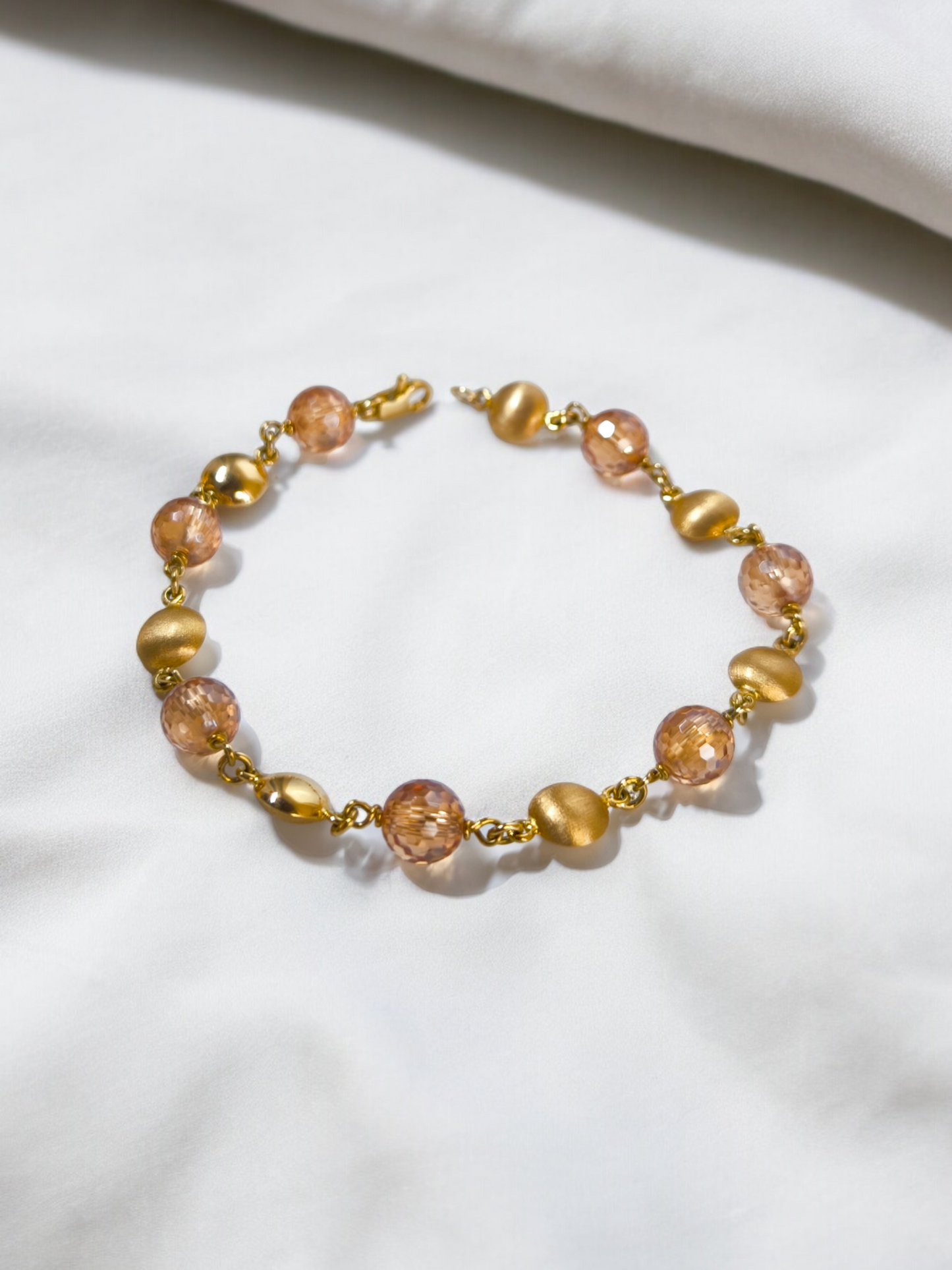 Gold bracelet with citrine quartz