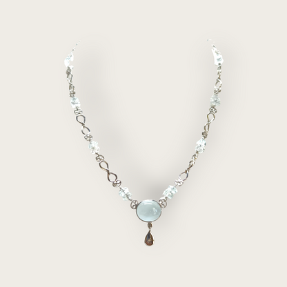 Gold necklace with diamonds and aquamarine