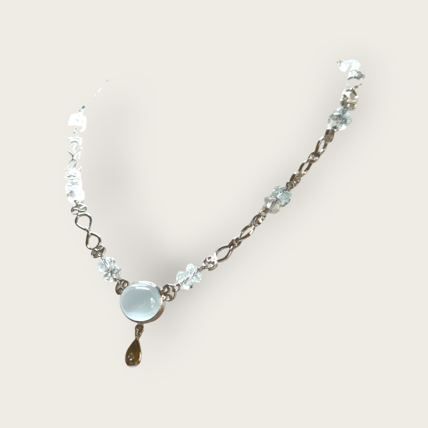 Gold necklace with diamonds and aquamarine