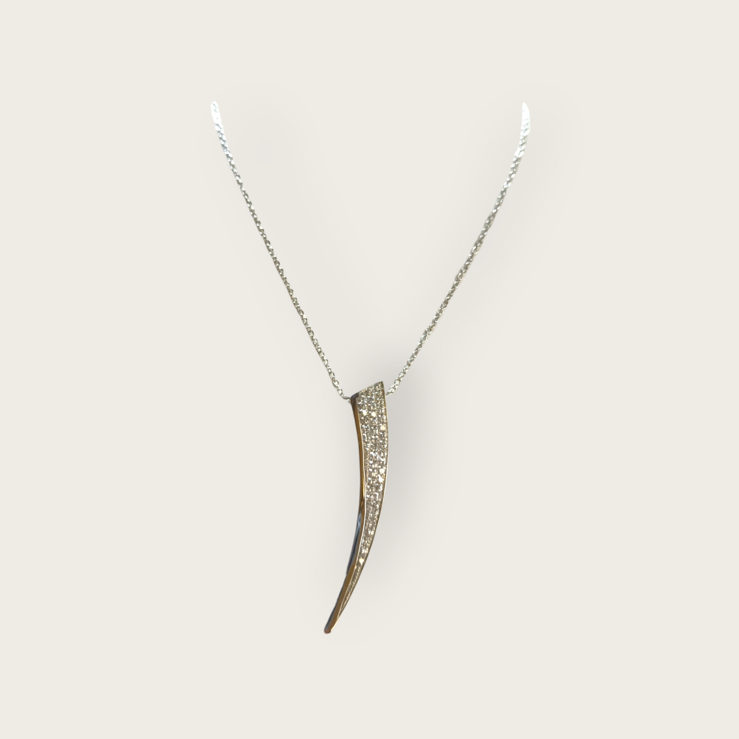 White gold necklace with diamonds