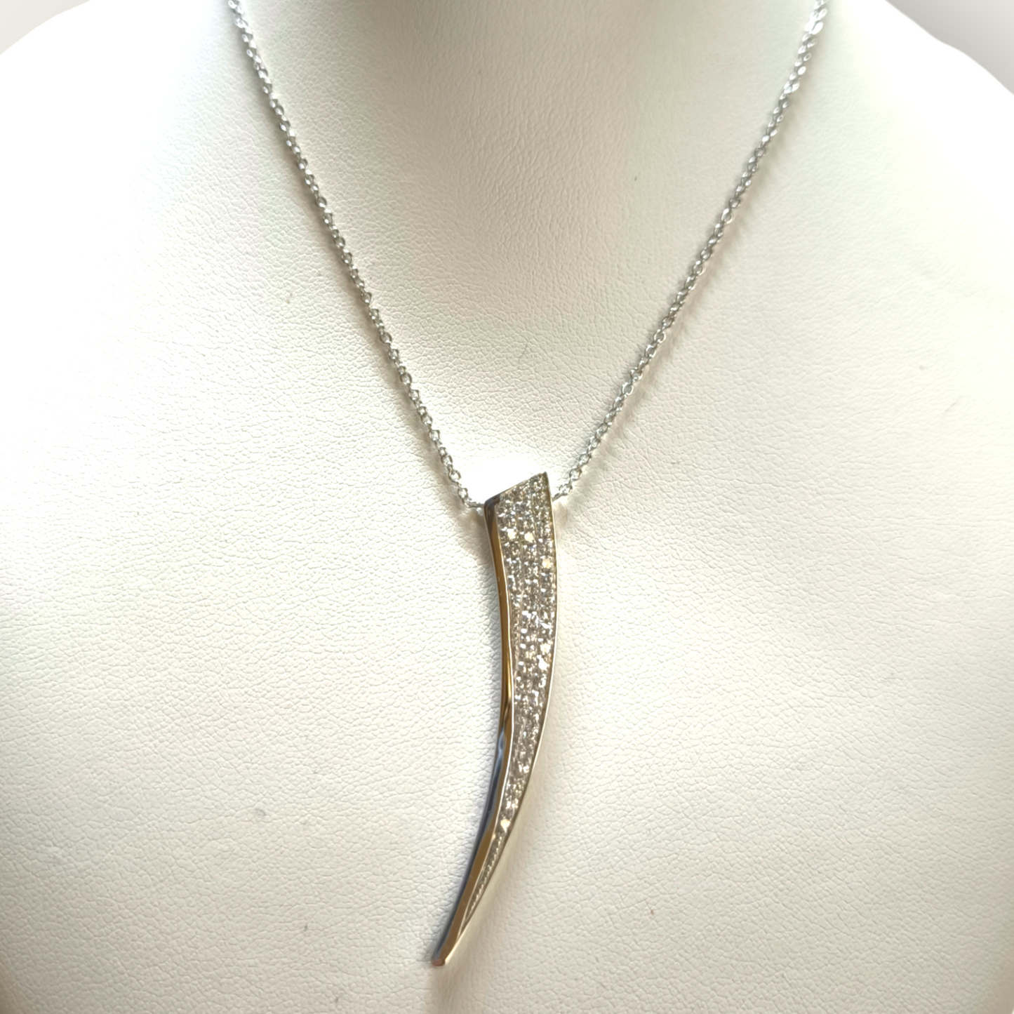 White gold necklace with diamonds