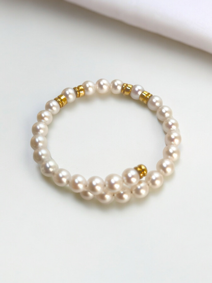 Bracciale in oro con perle giapponesi filo rigido