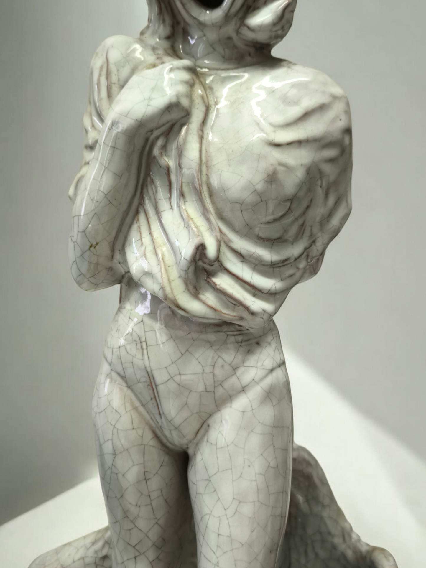 Scultura in maiolica Sogno maternità donna