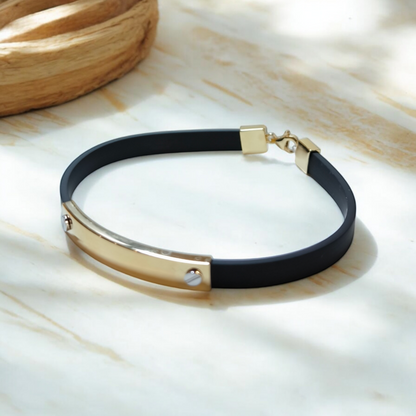 Bracciale in oro e caucciù con viti