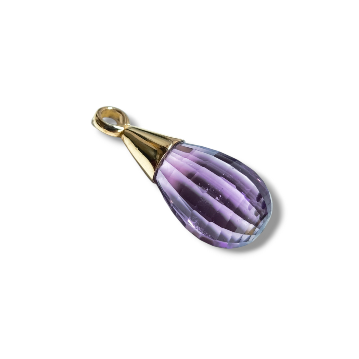 Yellow gold pendant with Amethyst drop