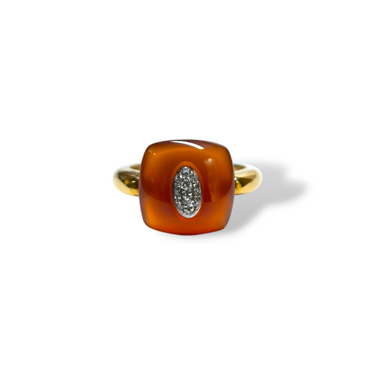 Gold ring with carnelian and diamonds