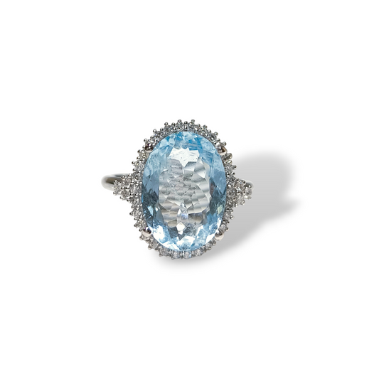 Gold ring with aquamarine and diamonds