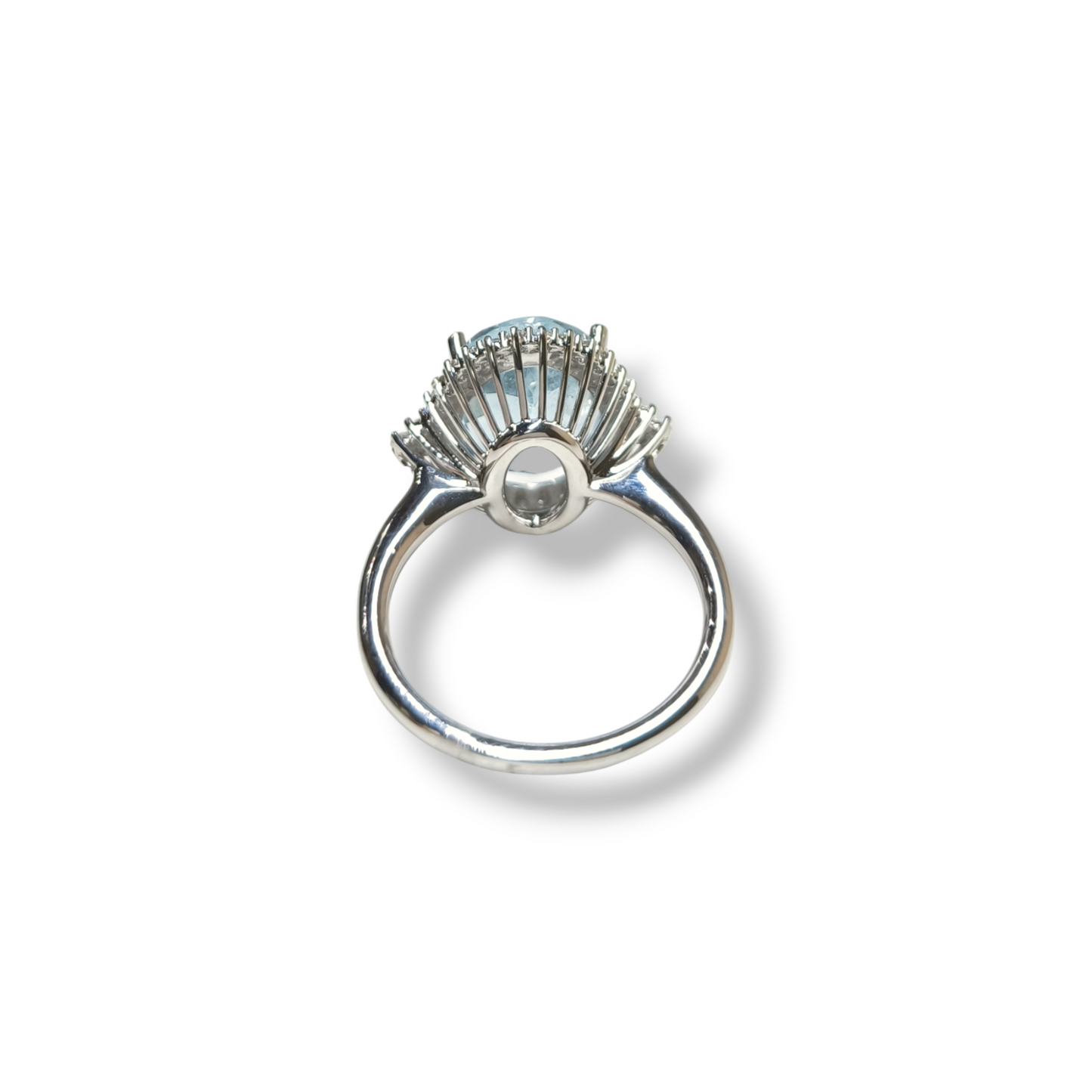 Gold ring with aquamarine and diamonds