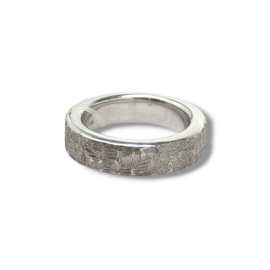Anello Anello a fede squadrata in argento martellato - Gioielli Pavan