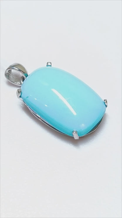 White gold pendant with rectangular turquoise