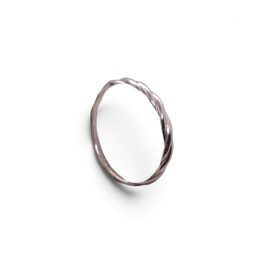 Anello a fedina sottile intrecciata in oro bianco 9k - Gioielli Pavan