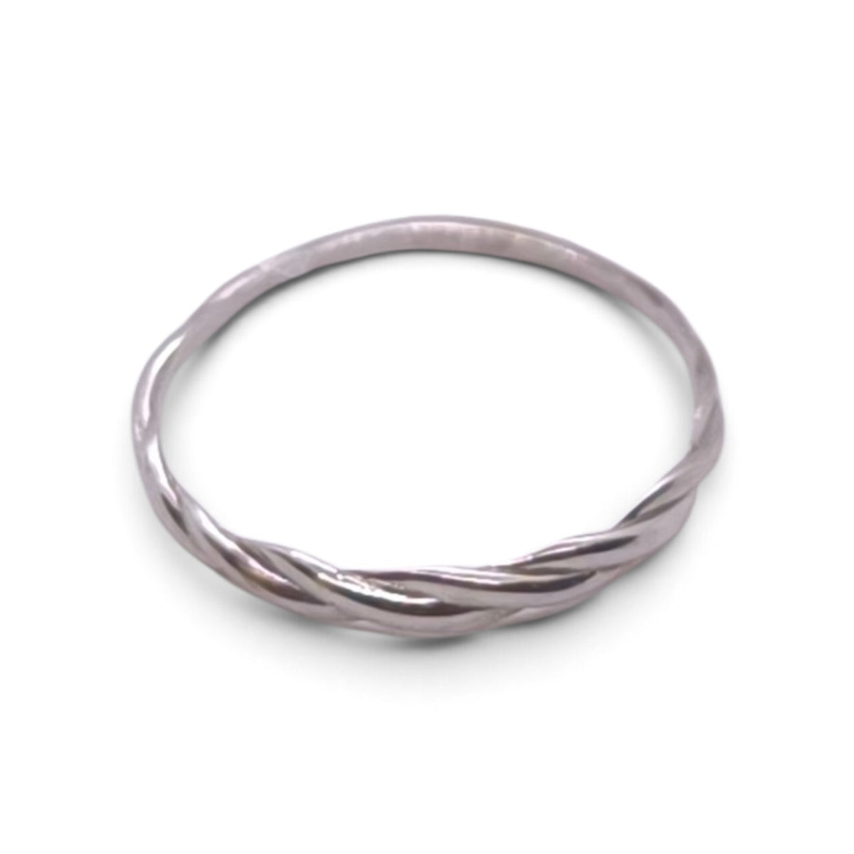 Anello a fedina sottile intrecciata in oro bianco 9k