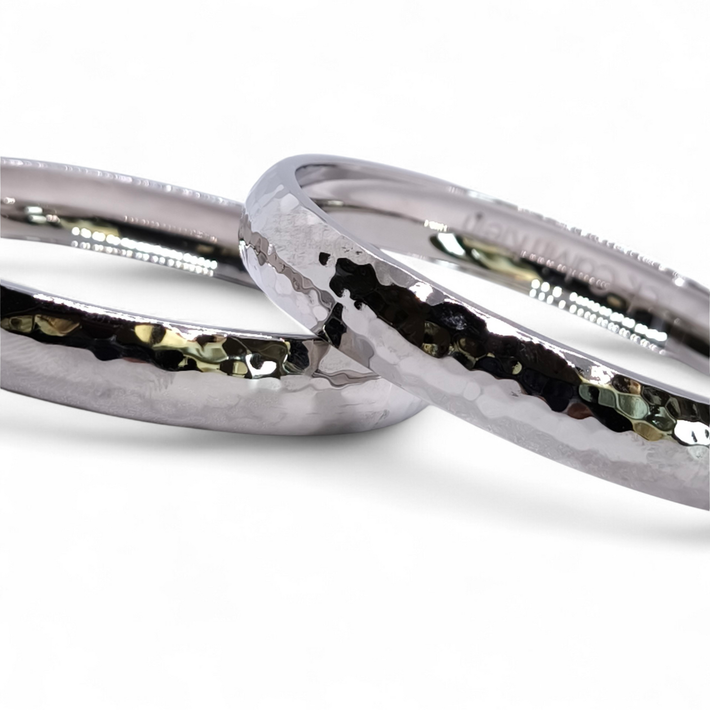 Bracciale Bracciale rigido Calvin Klein in acciaio martellato - Gioielli Pavan