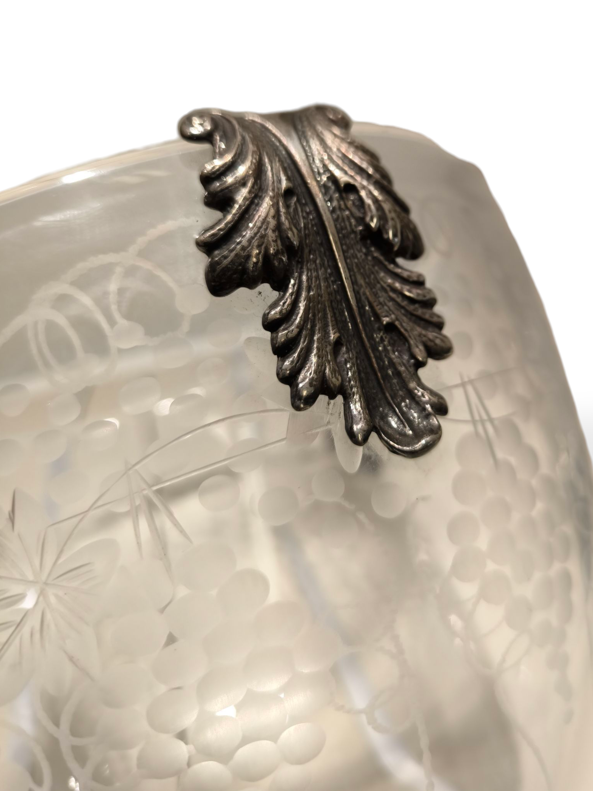 soprammobile Vaso porta oggetti in cristallo con disegni serigrafati e elementi in argento - Gioielli Pavan