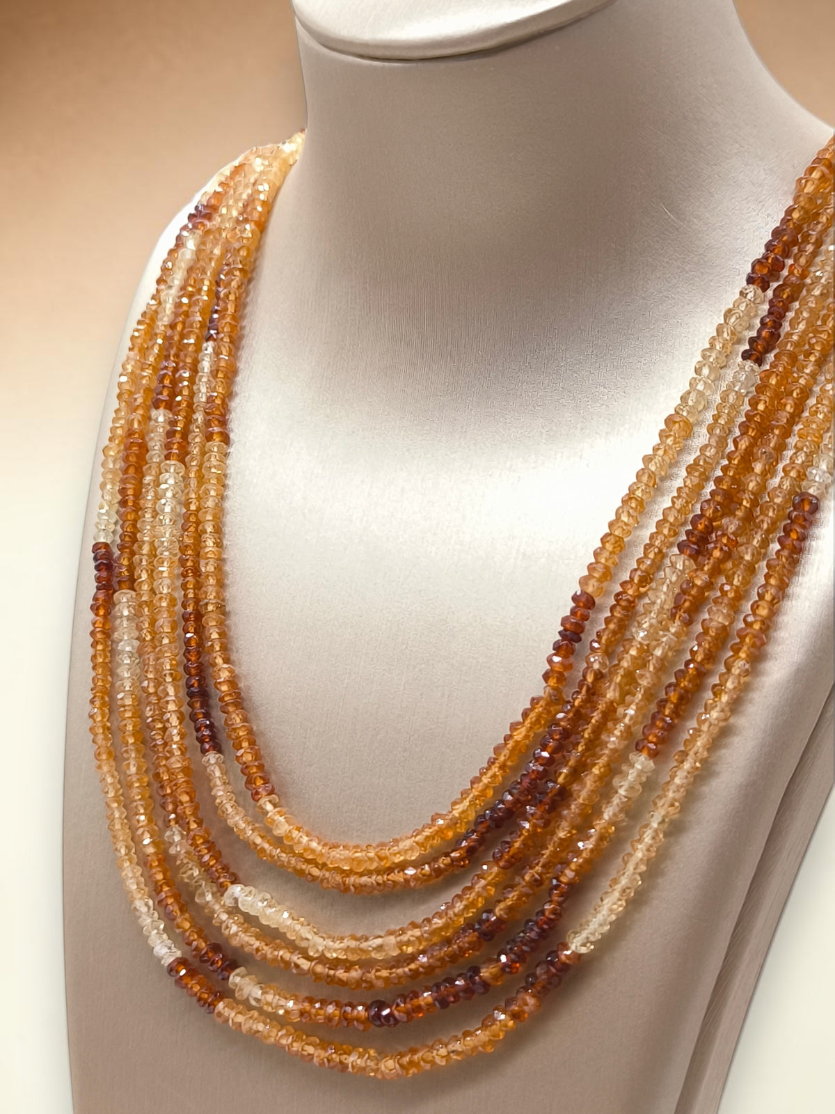 Collana lunga in oro giallo 18 kt con grossularia - Gioielli Pavan
