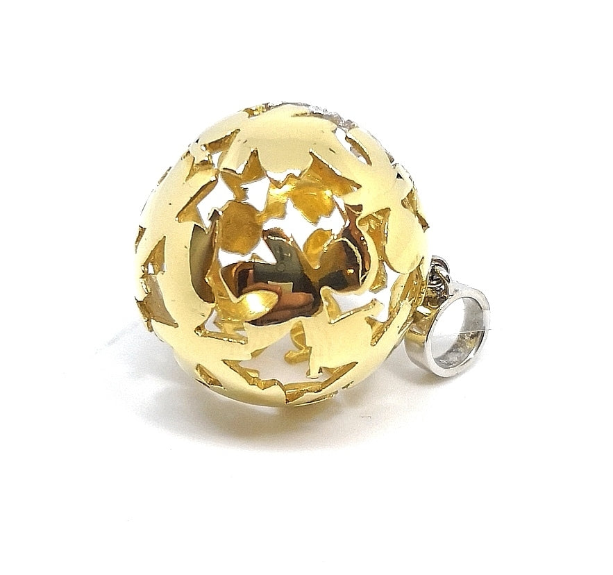 Le Bebe sphere pendant in yellow gold with little girl in diamonds 