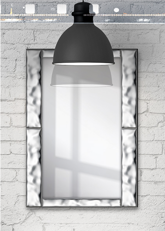 Hanging mirror in silver