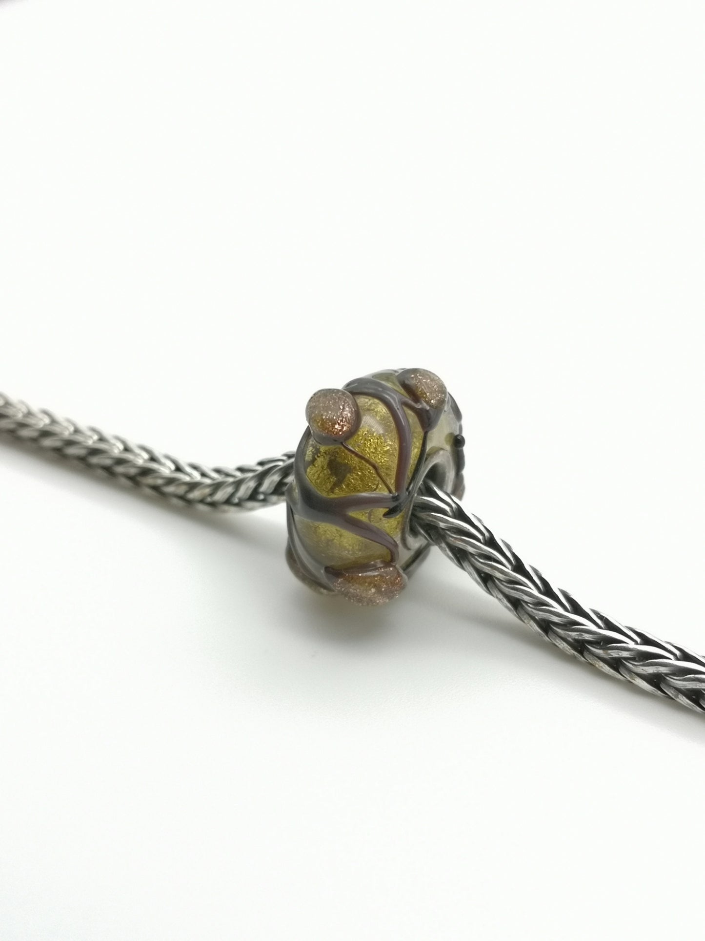 Beads not trollbeads - Unique handcrafted - gold weaving 