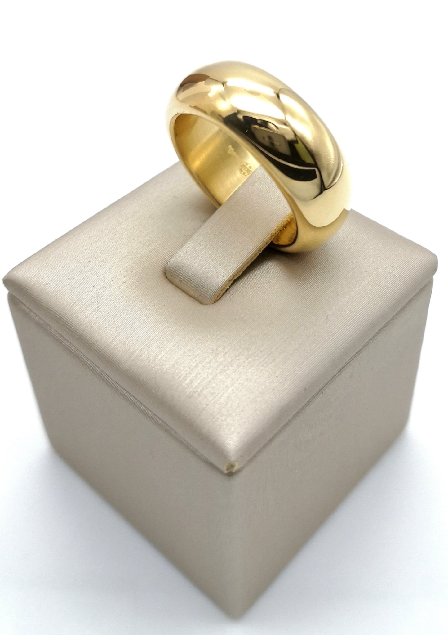 Soave gold - Yellow gold ring with rounded band