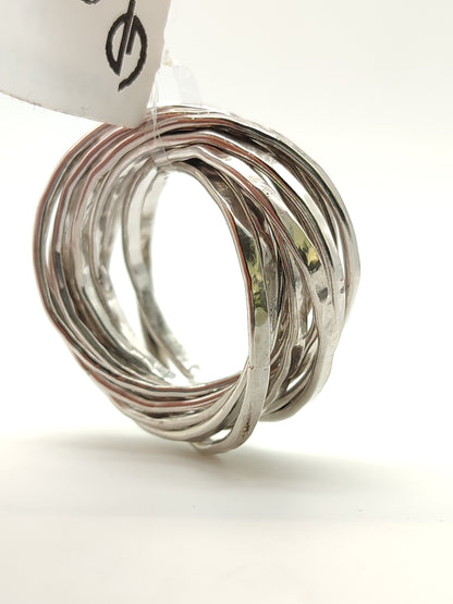 Multi-strand ring in white rhodium-plated hammered silver