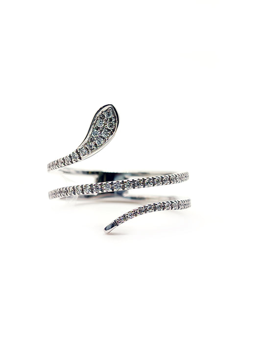 Snake gold ring with 0.22ct diamonds