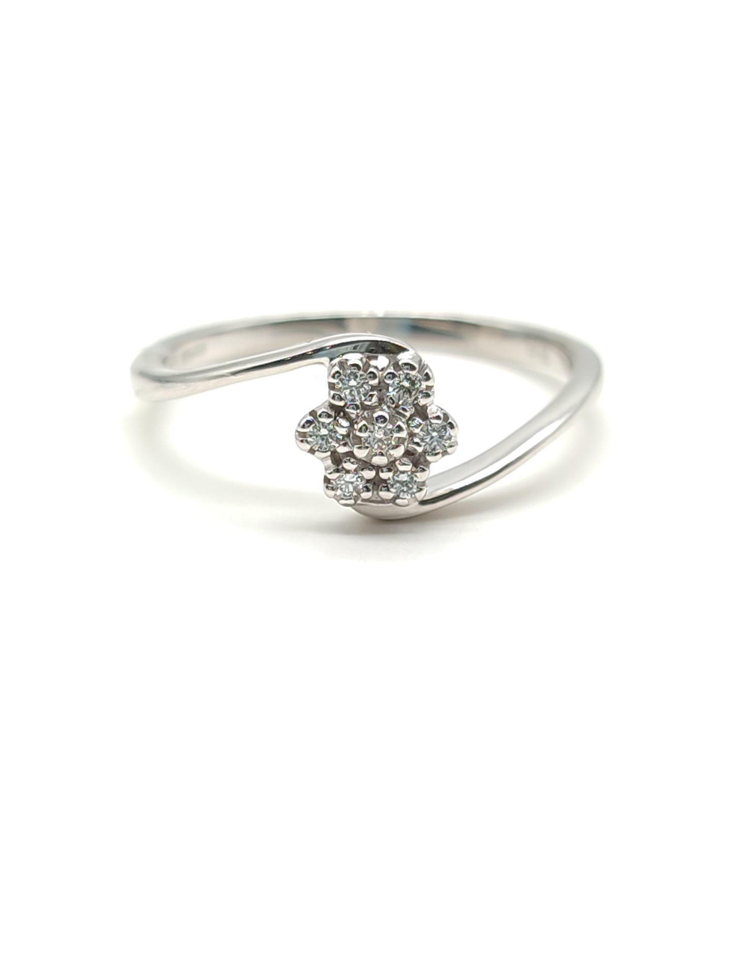 Solitaire flower ring 0.06ct